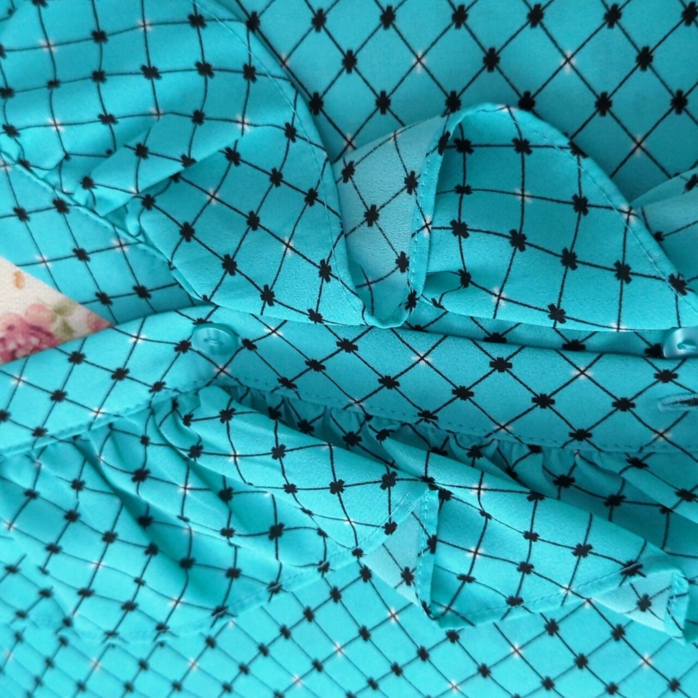 Poplin style blouse with bowing - beautiful color! - Picture 4 of 4